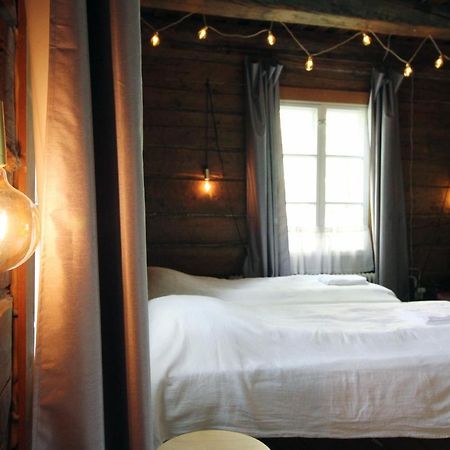 Lauri Historical Log House Manor Hotel Rovaniemi Exterior photo