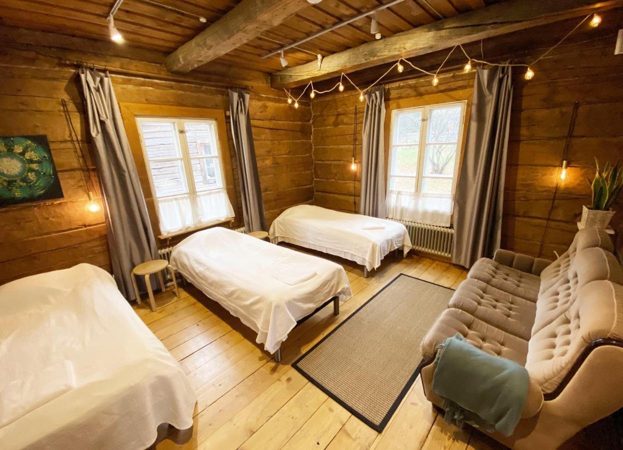 Lauri Historical Log House Manor Hotel Rovaniemi Exterior photo
