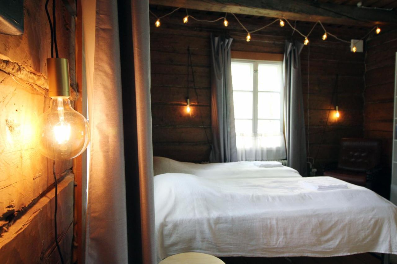Lauri Historical Log House Manor Hotel Rovaniemi Exterior photo