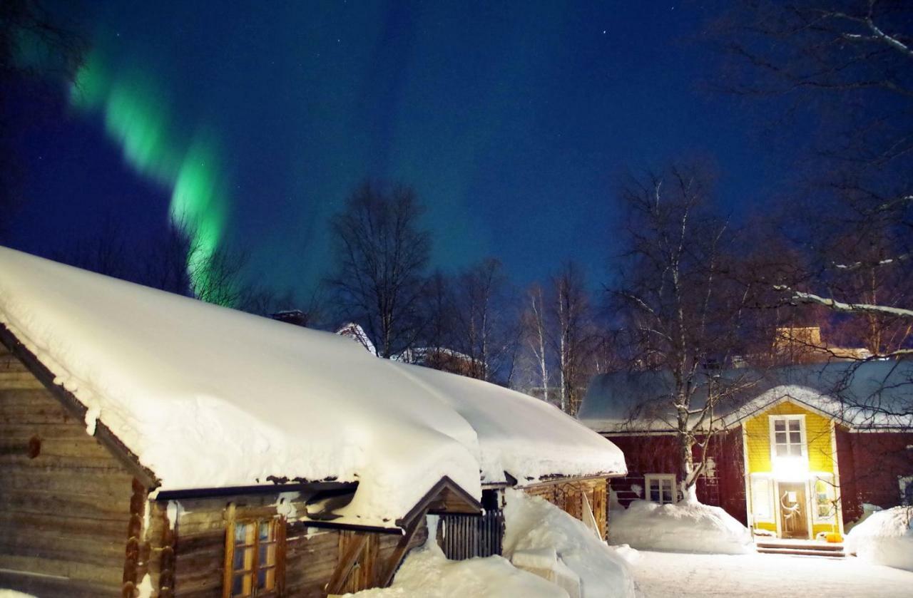 Lauri Historical Log House Manor Hotel Rovaniemi Exterior photo