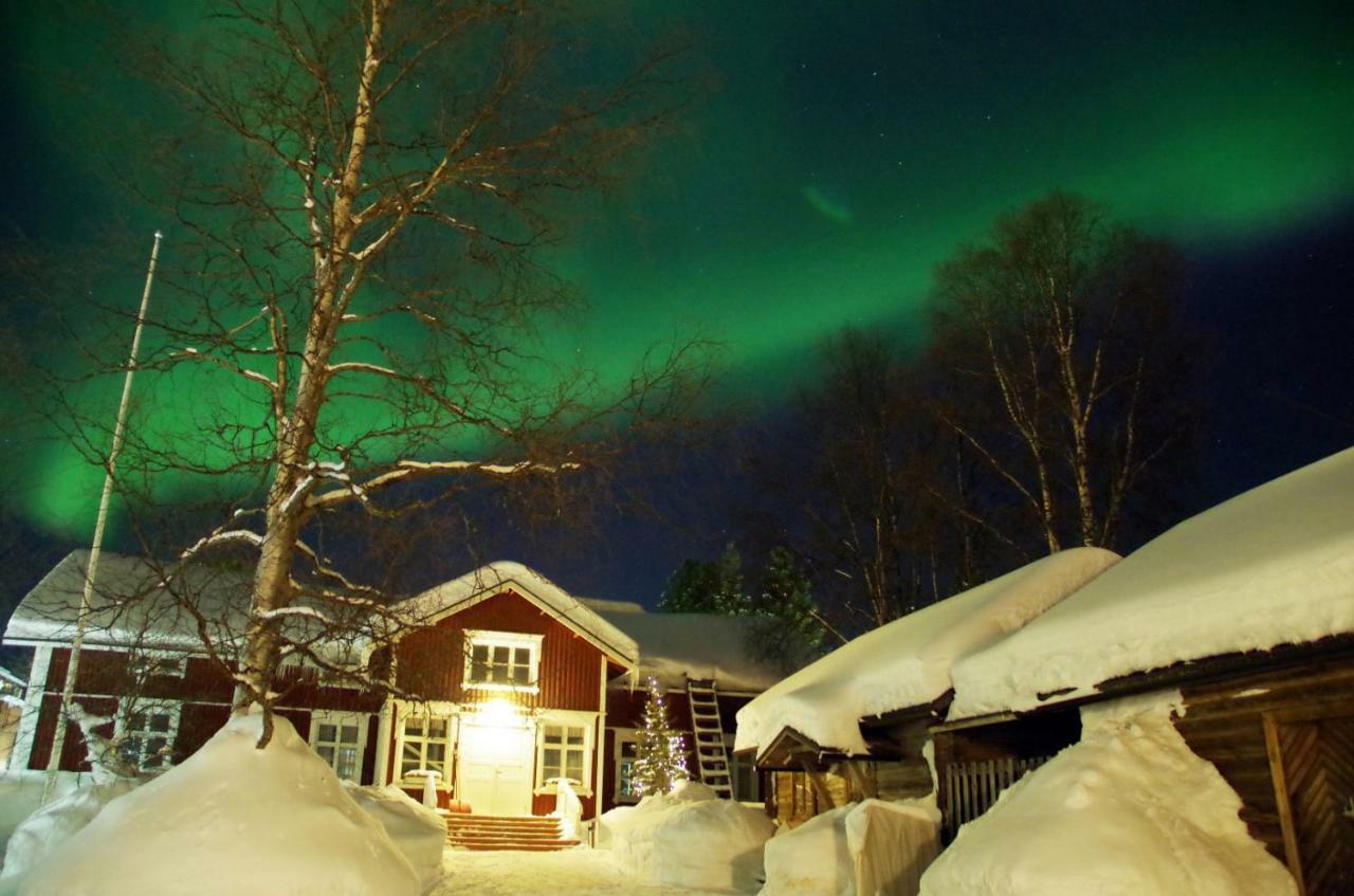 Lauri Historical Log House Manor Hotel Rovaniemi Exterior photo