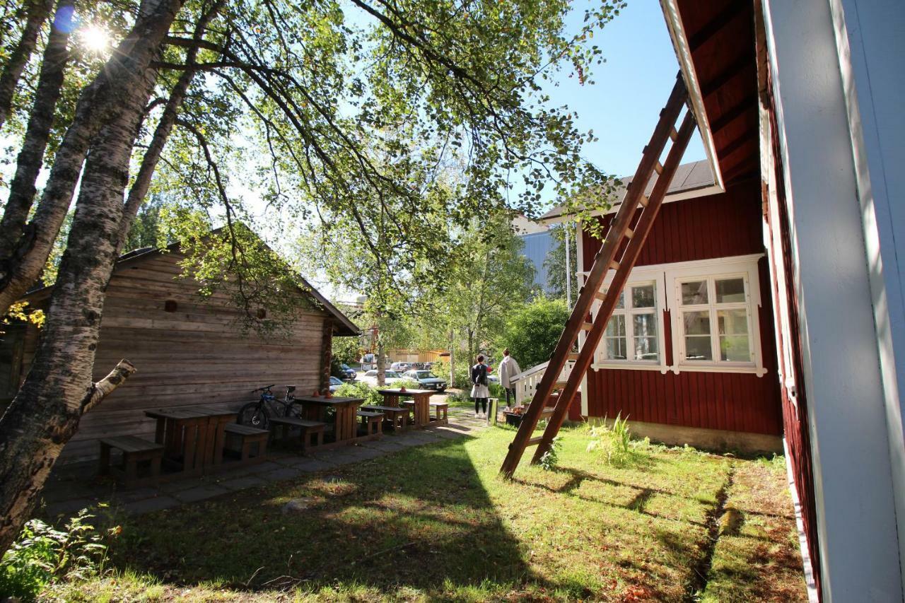 Lauri Historical Log House Manor Hotel Rovaniemi Exterior photo