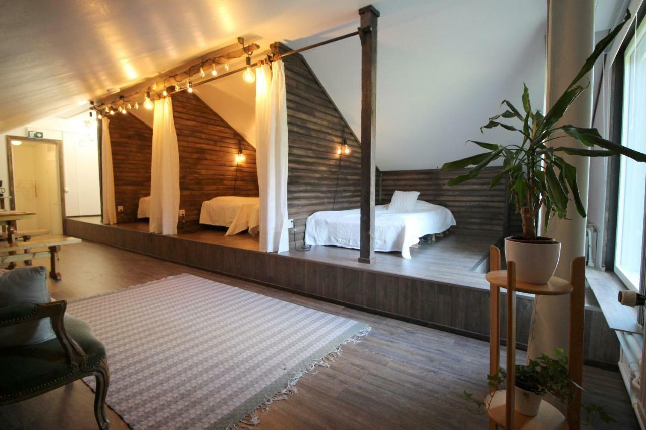 Lauri Historical Log House Manor Hotel Rovaniemi Exterior photo