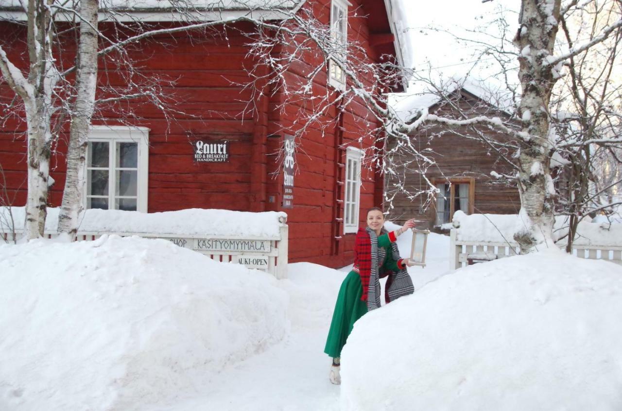 Lauri Historical Log House Manor Hotel Rovaniemi Exterior photo