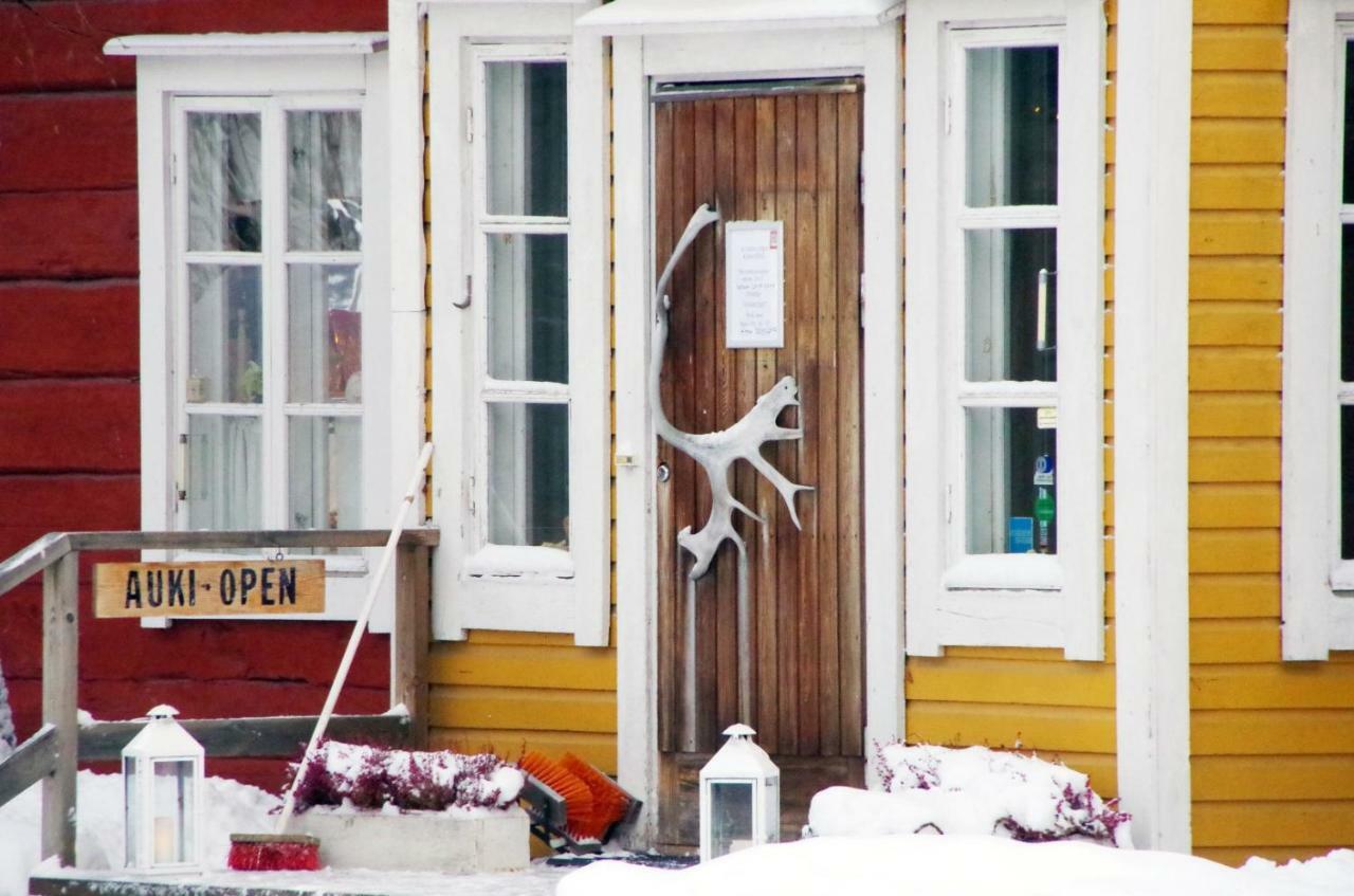 Lauri Historical Log House Manor Hotel Rovaniemi Exterior photo